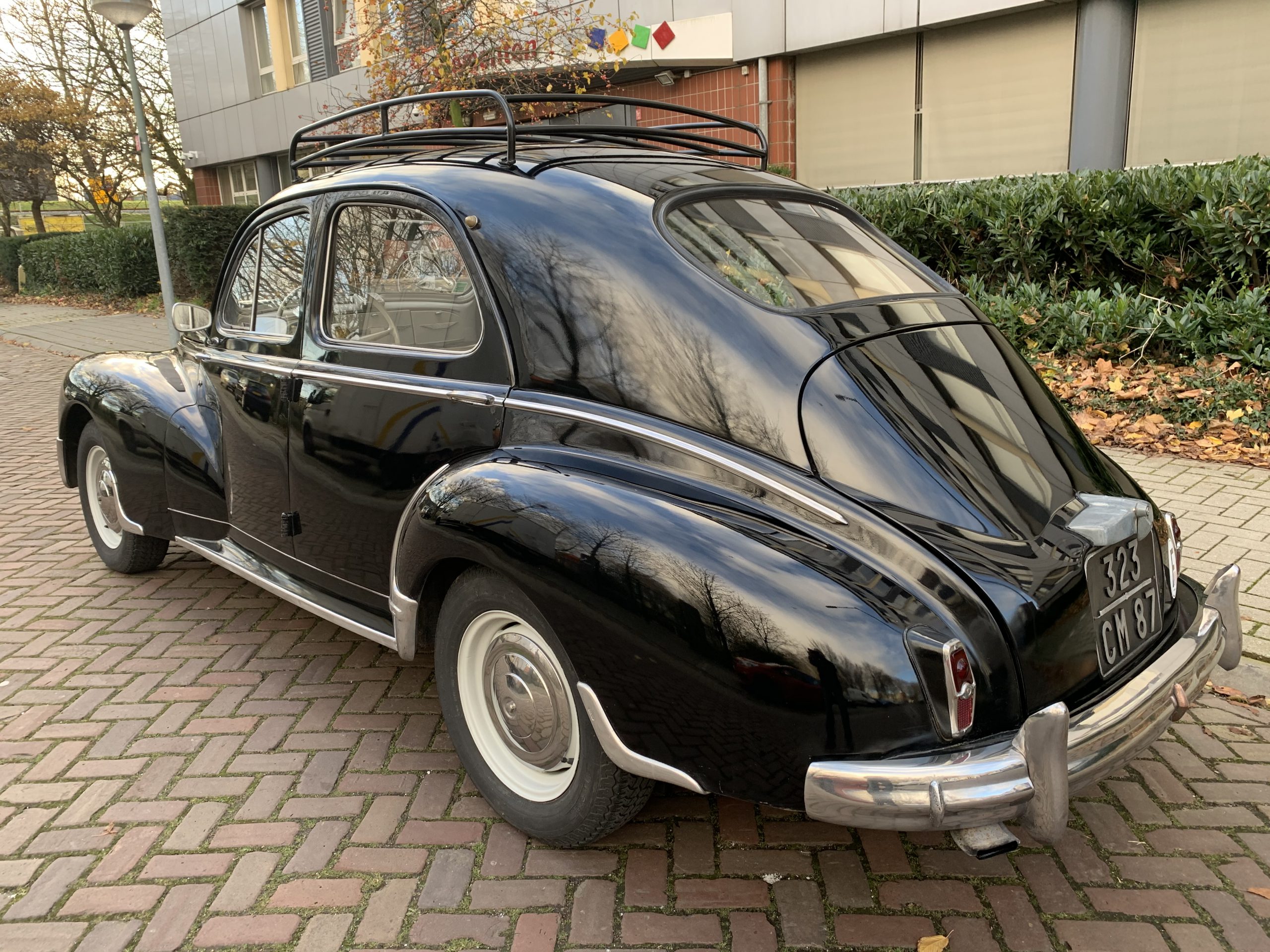 Peugeot 203