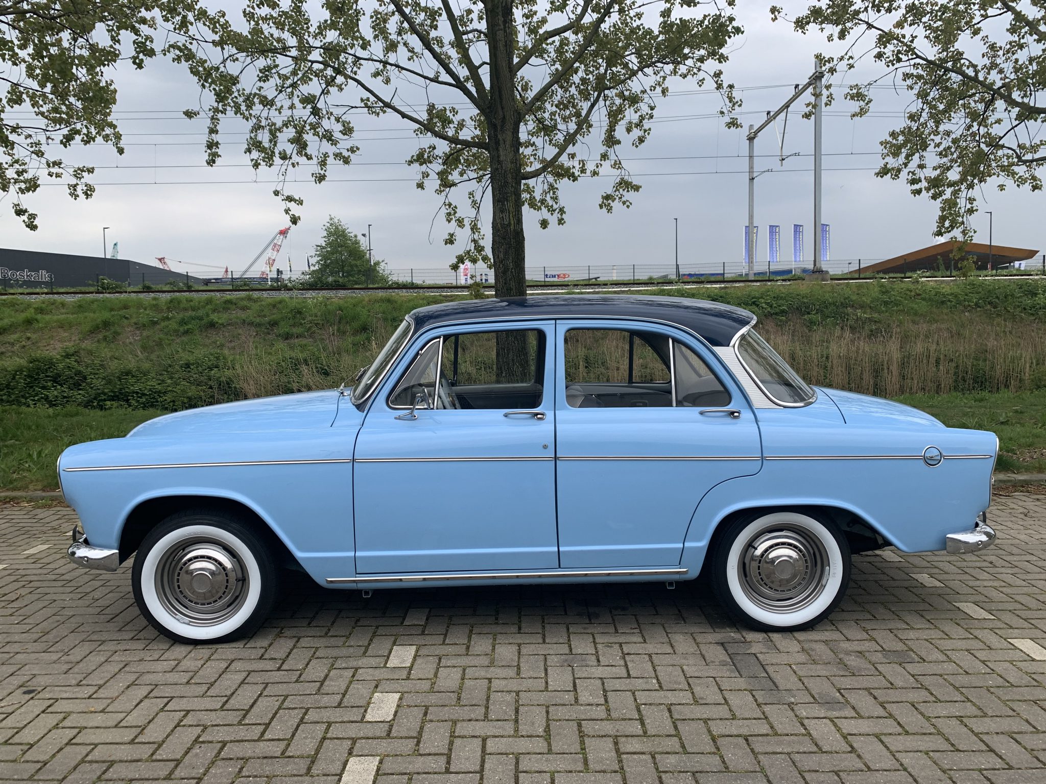 Simca Aronde Etoile Super – Voitures De l ’Est image.