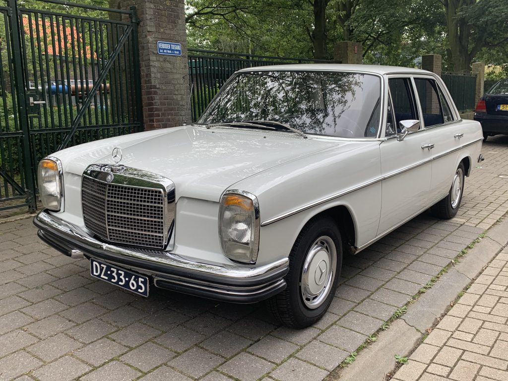 Mercedes-220-1969-002-1024x768.jpg