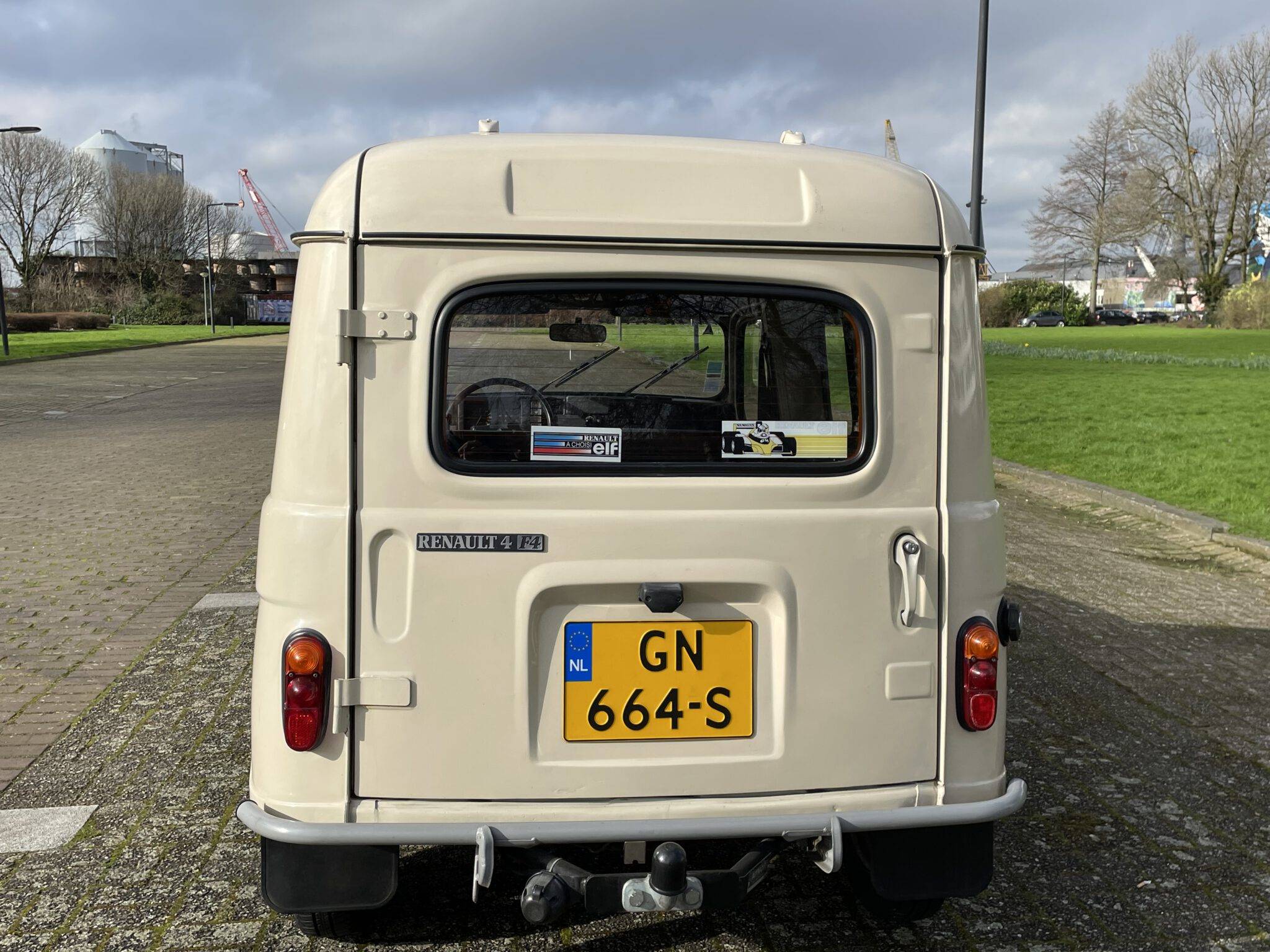 Renault R4F4 Combi – Voitures De l ’Est
